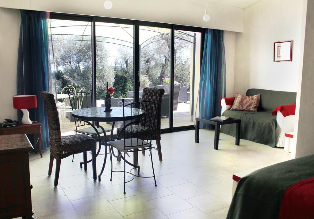 Maison D'Hotes Bleu Azur Tourrettes-sur-Loup Værelse billede